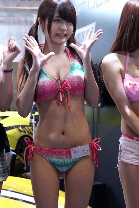 [各类性感视频]ID0198 2017日本东京改装车展SHOWGIRL视频合集4 [18V-3.45GB]--性感提示：熟妇放纵魔女玉臀空姐