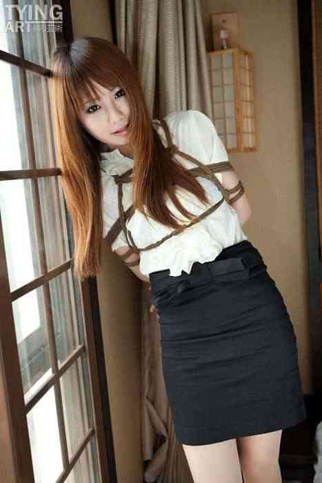 [Taboo love禁忌摄影]No.092 OL & School Girl 2 [38Pics]