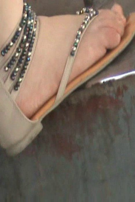 [西边的风原味丝足视频原汁原味的性感]ID0017 003公交女孩嫩脚